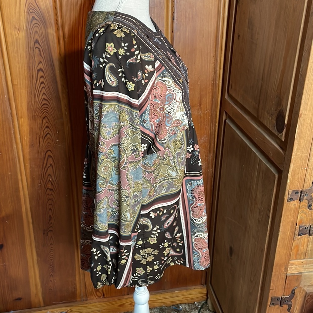 Art and Soul Patterned Light Weight Long Sleeve Shirt - Picture 4 of 8